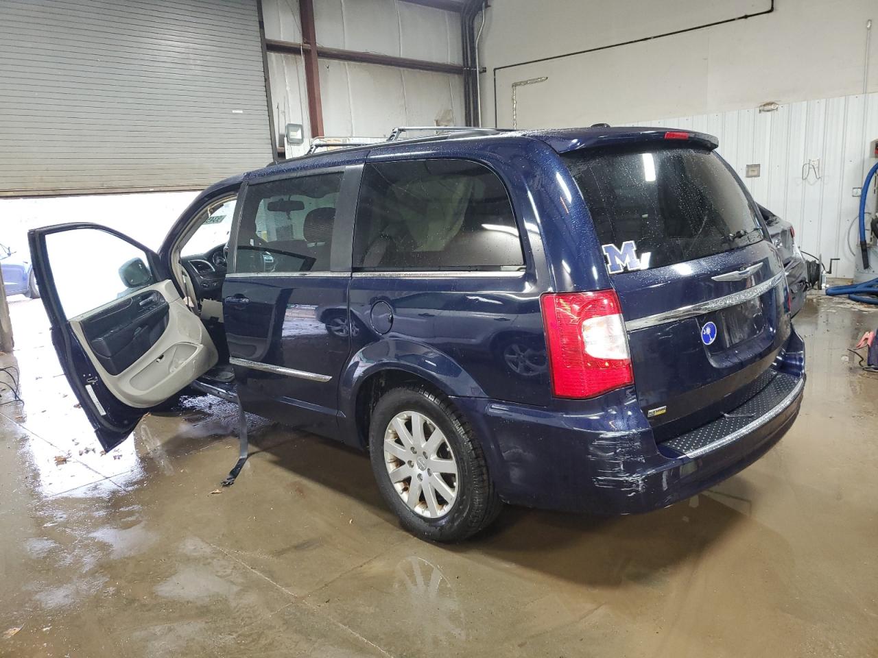 CHRYSLER TOWN & COUNTRY TOURING