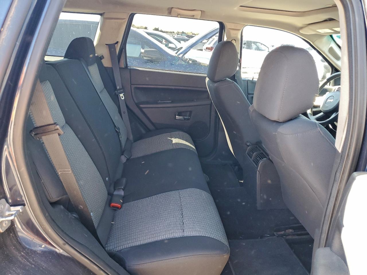 JEEP GRAND CHEROKEE LAREDO