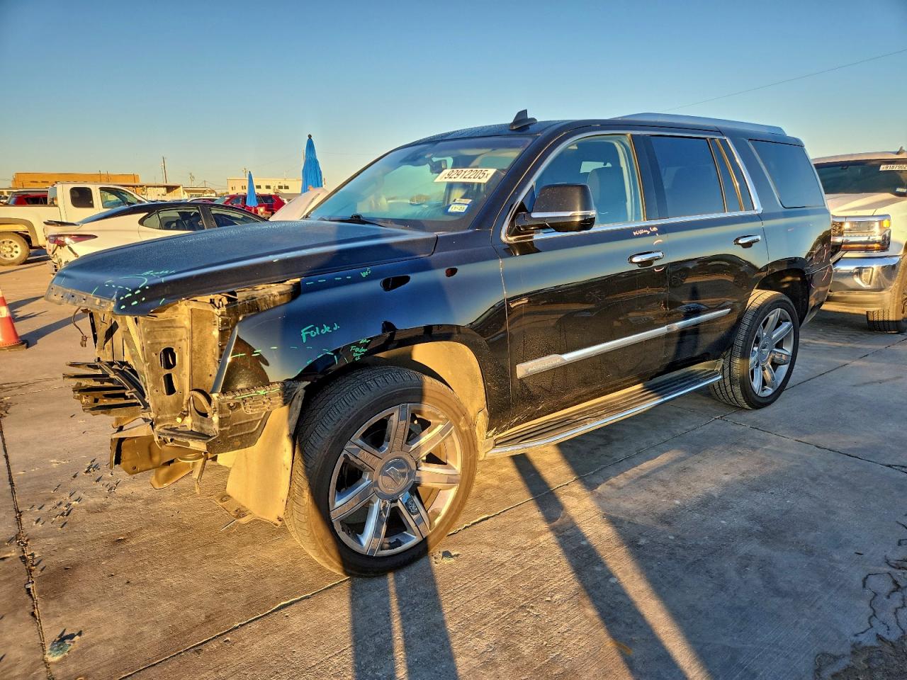 CADILLAC ESCALADE LUXURY