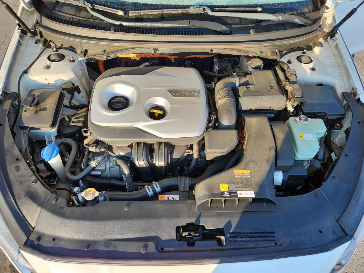 HYUNDAI SONATA HYBRID