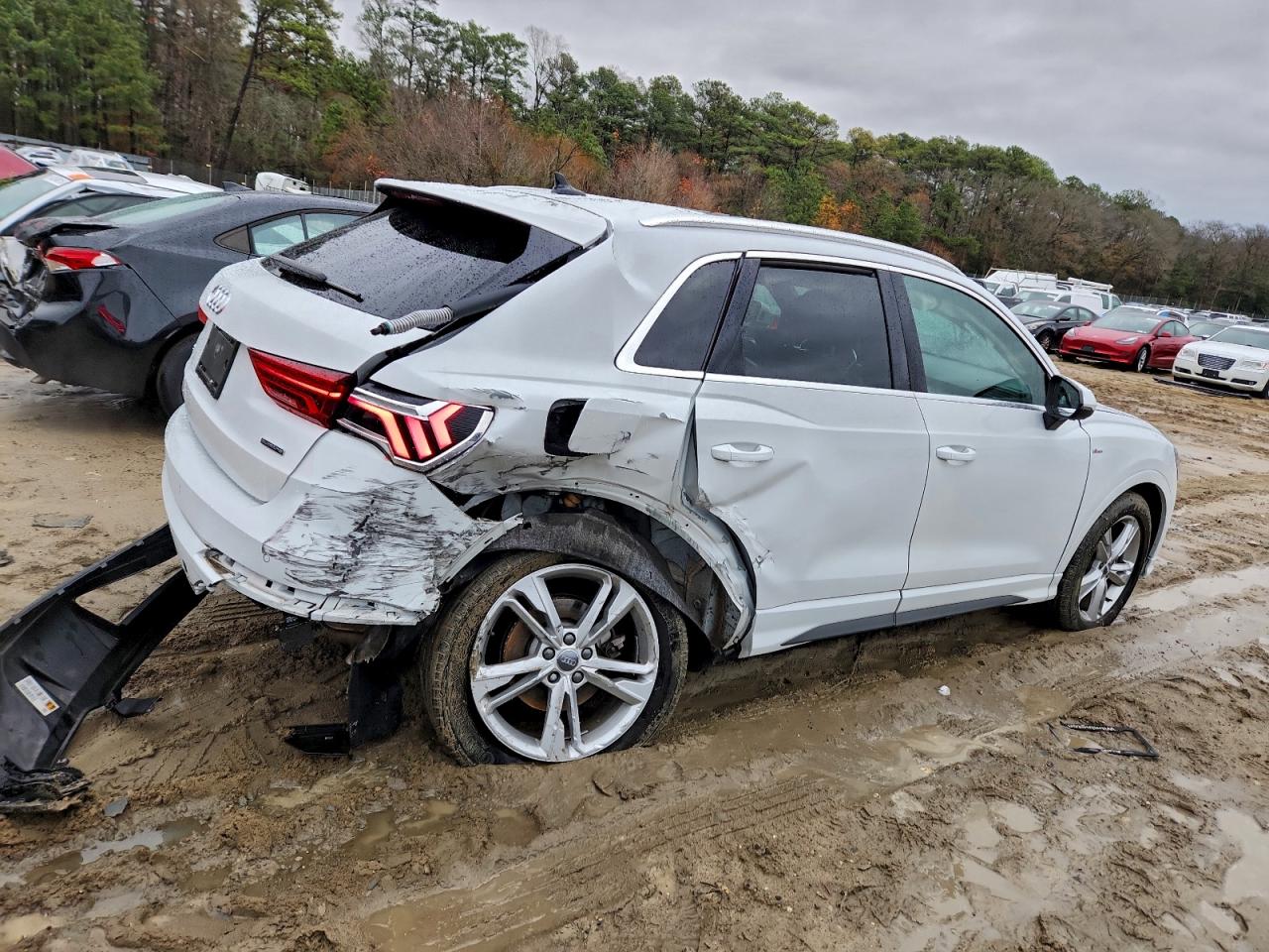 AUDI Q3 PREMIUM PLUS S-LINE