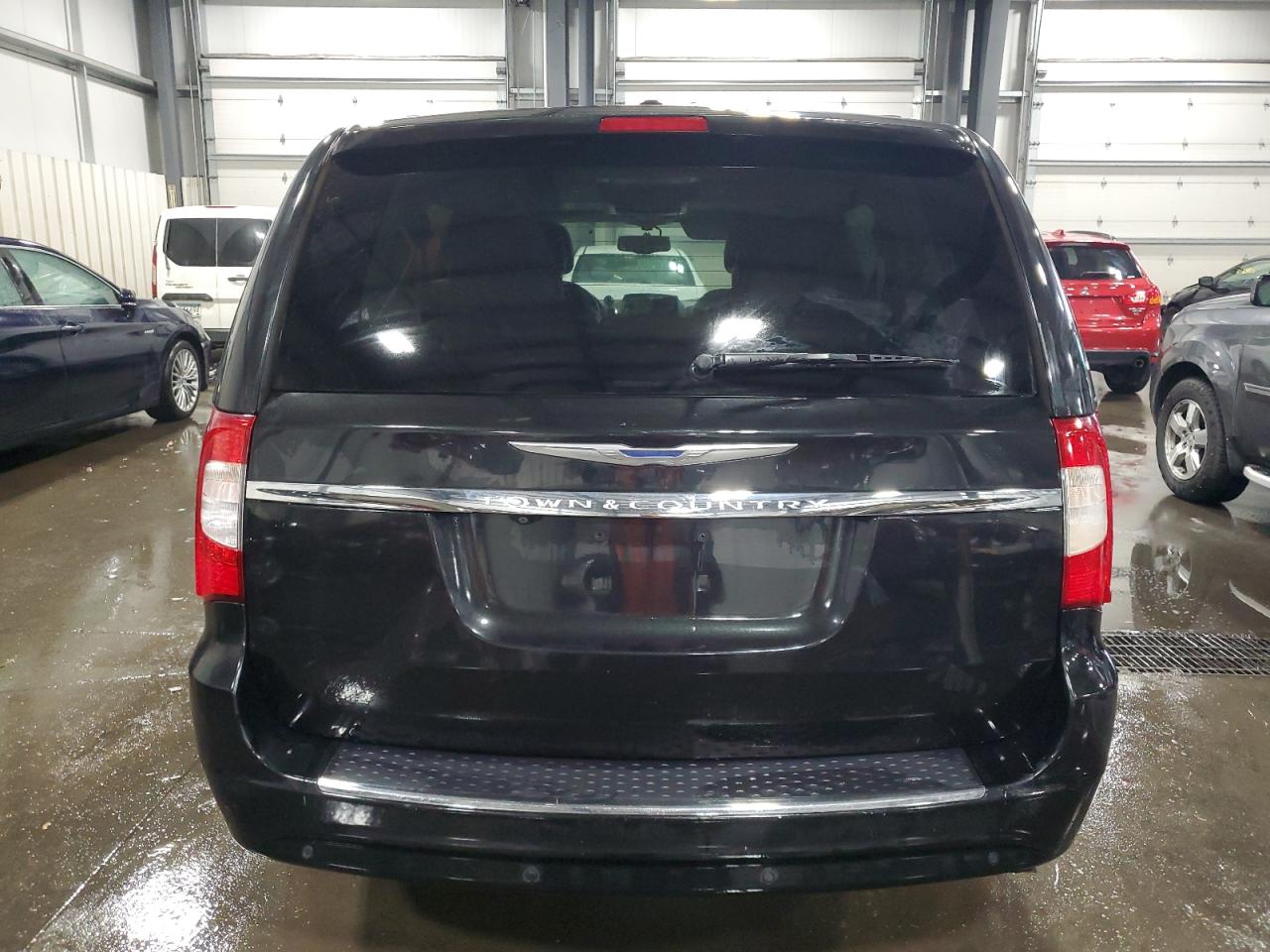 CHRYSLER TOWN & COUNTRY TOURING L