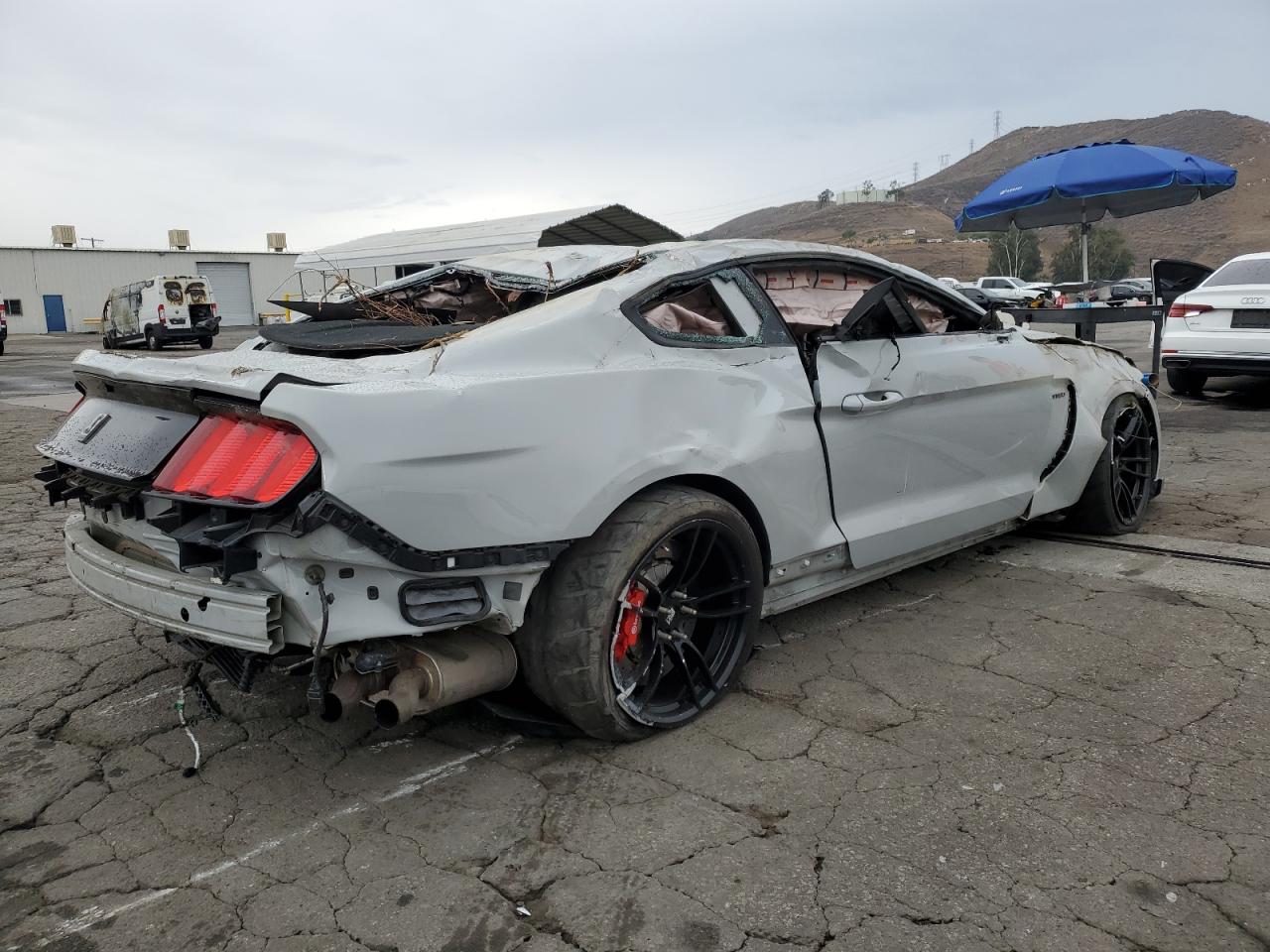 FORD MUSTANG SHELBY GT350