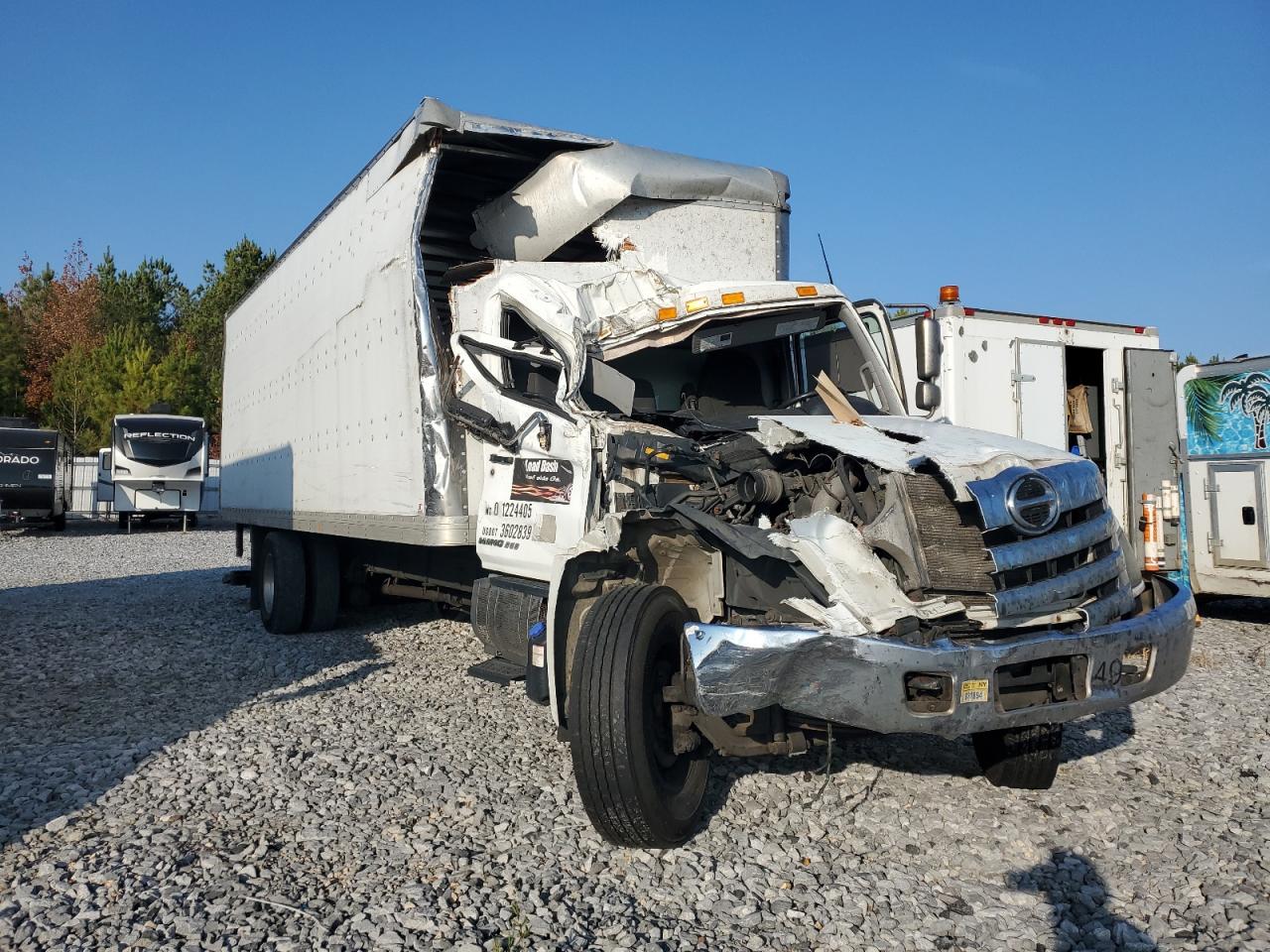 Lot #3316875113 2017 HINO 258