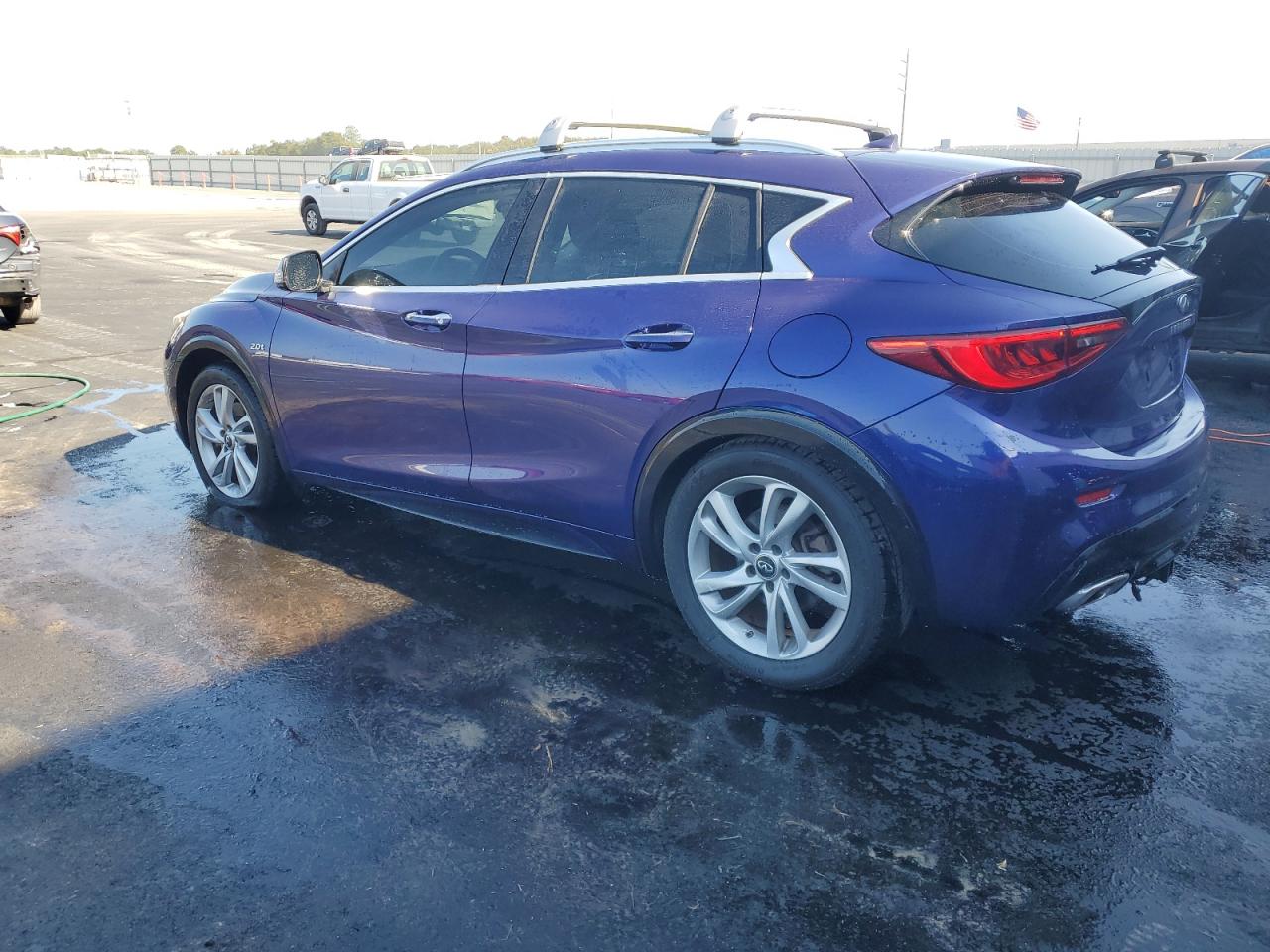 INFINITI QX30 PURE