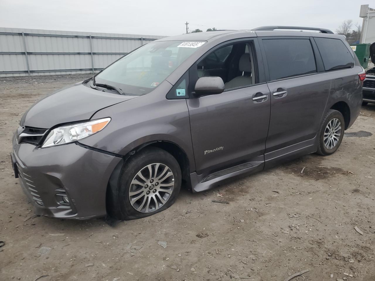 Lot #3301847428 2020 TOYOTA SIENNA XLE
