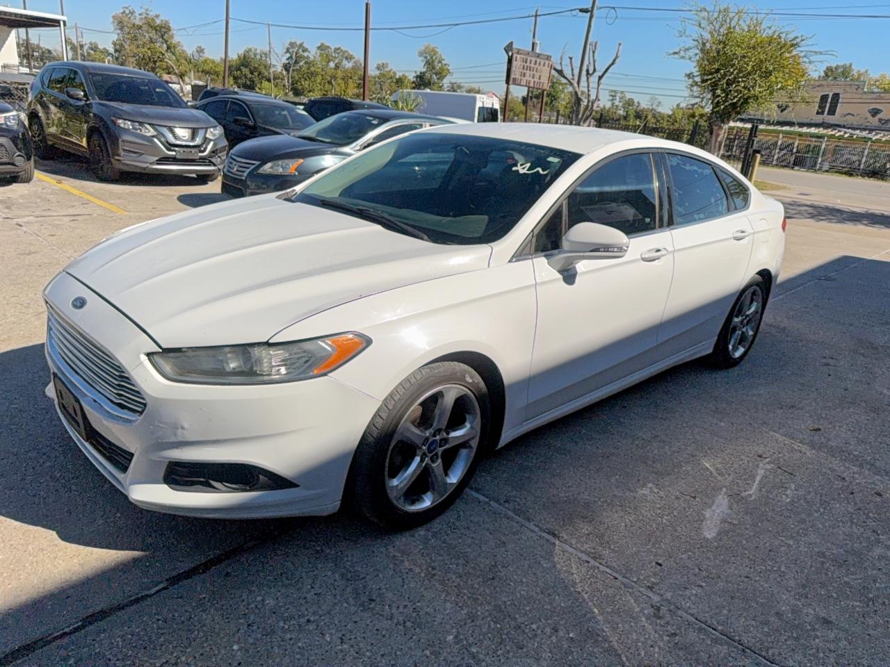 FORD FUSION SE