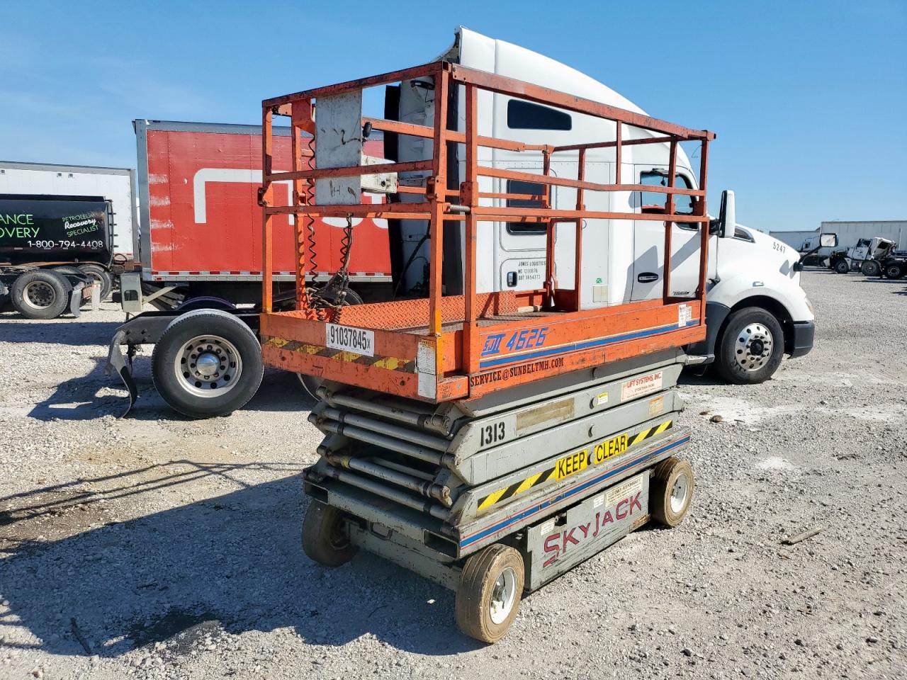 Lot #3302701000 2000 SKYJACK UNKNOWN