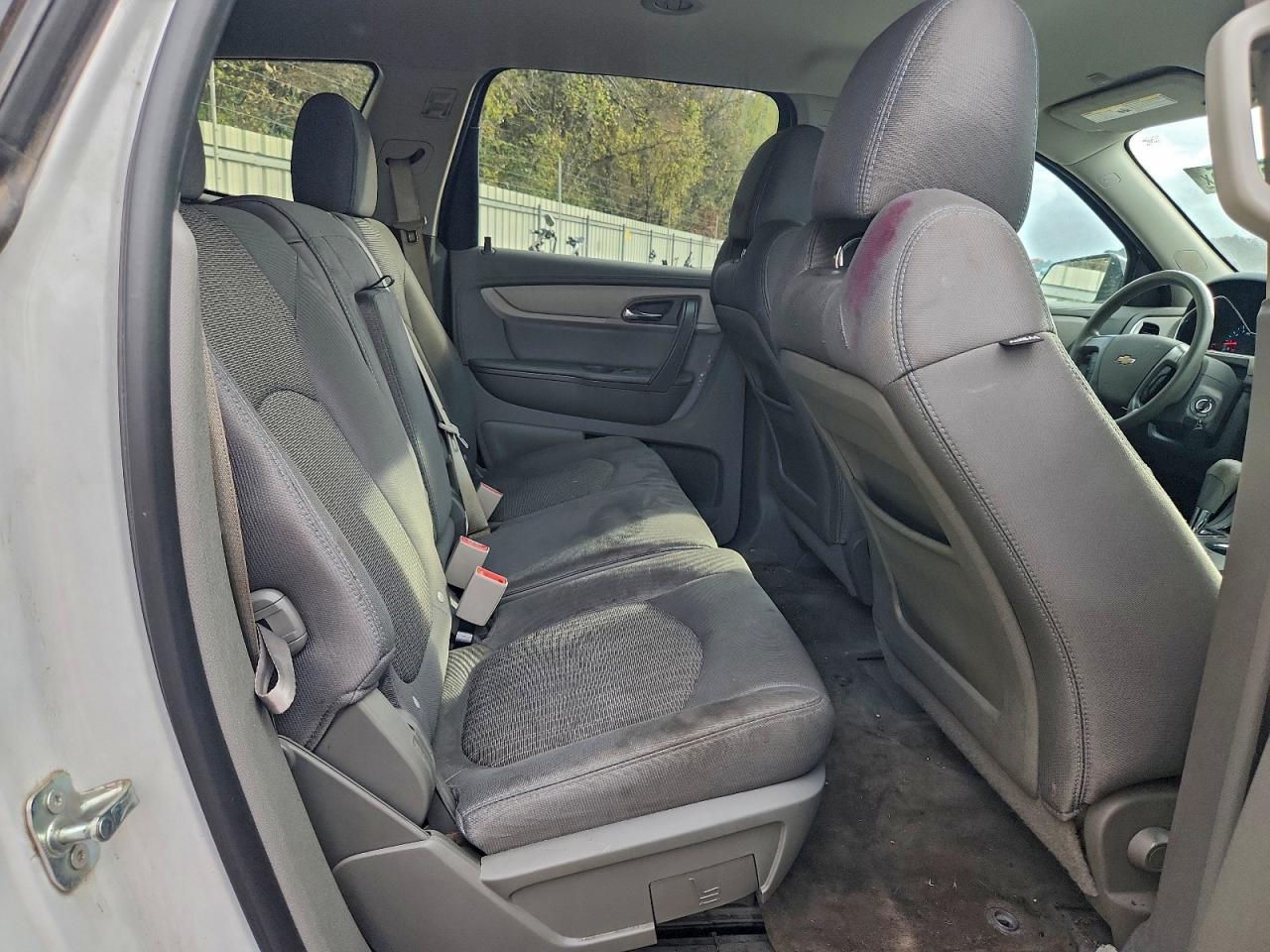 CHEVROLET TRAVERSE LS