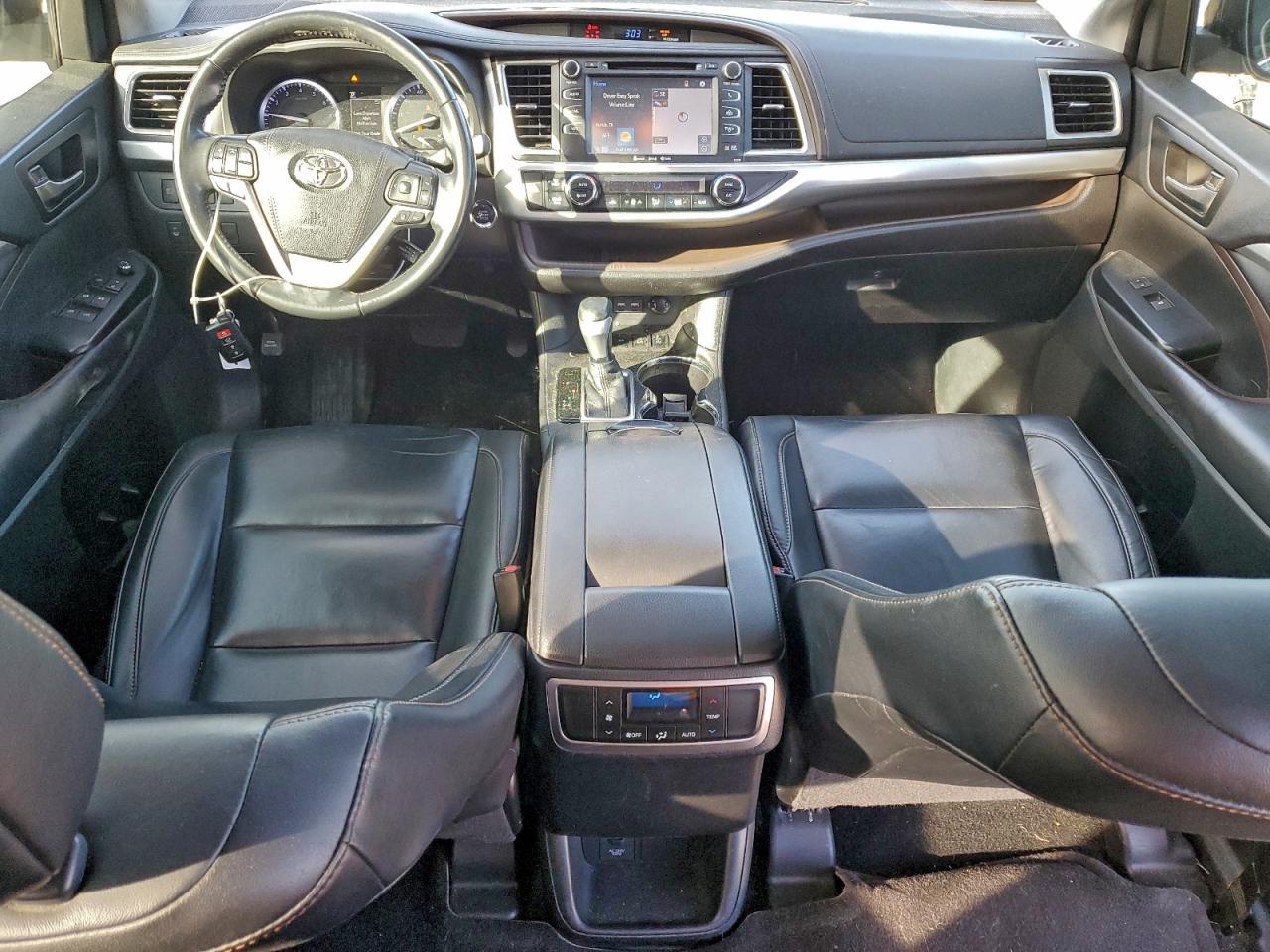 TOYOTA HIGHLANDER SE