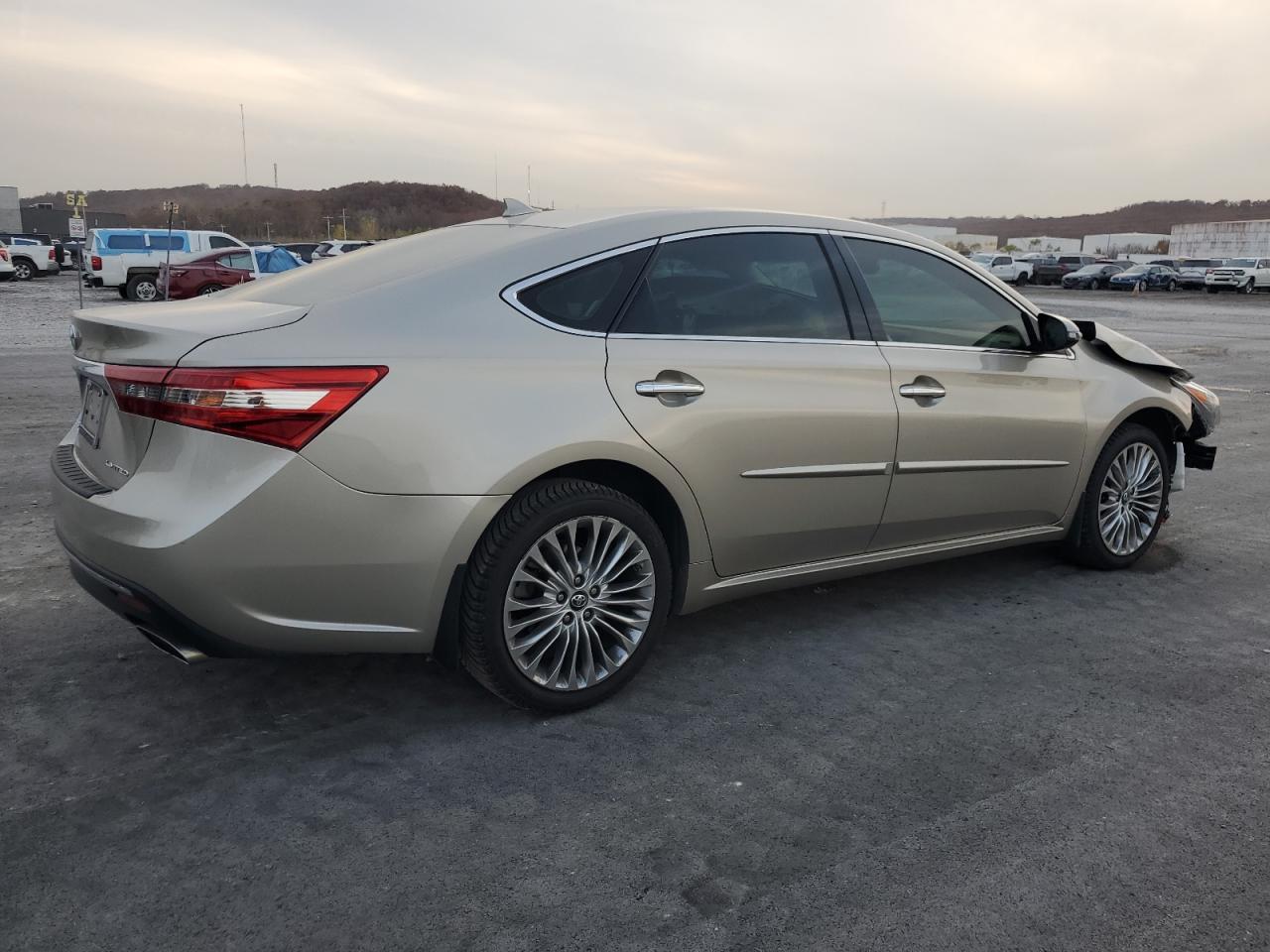 TOYOTA AVALON XLE