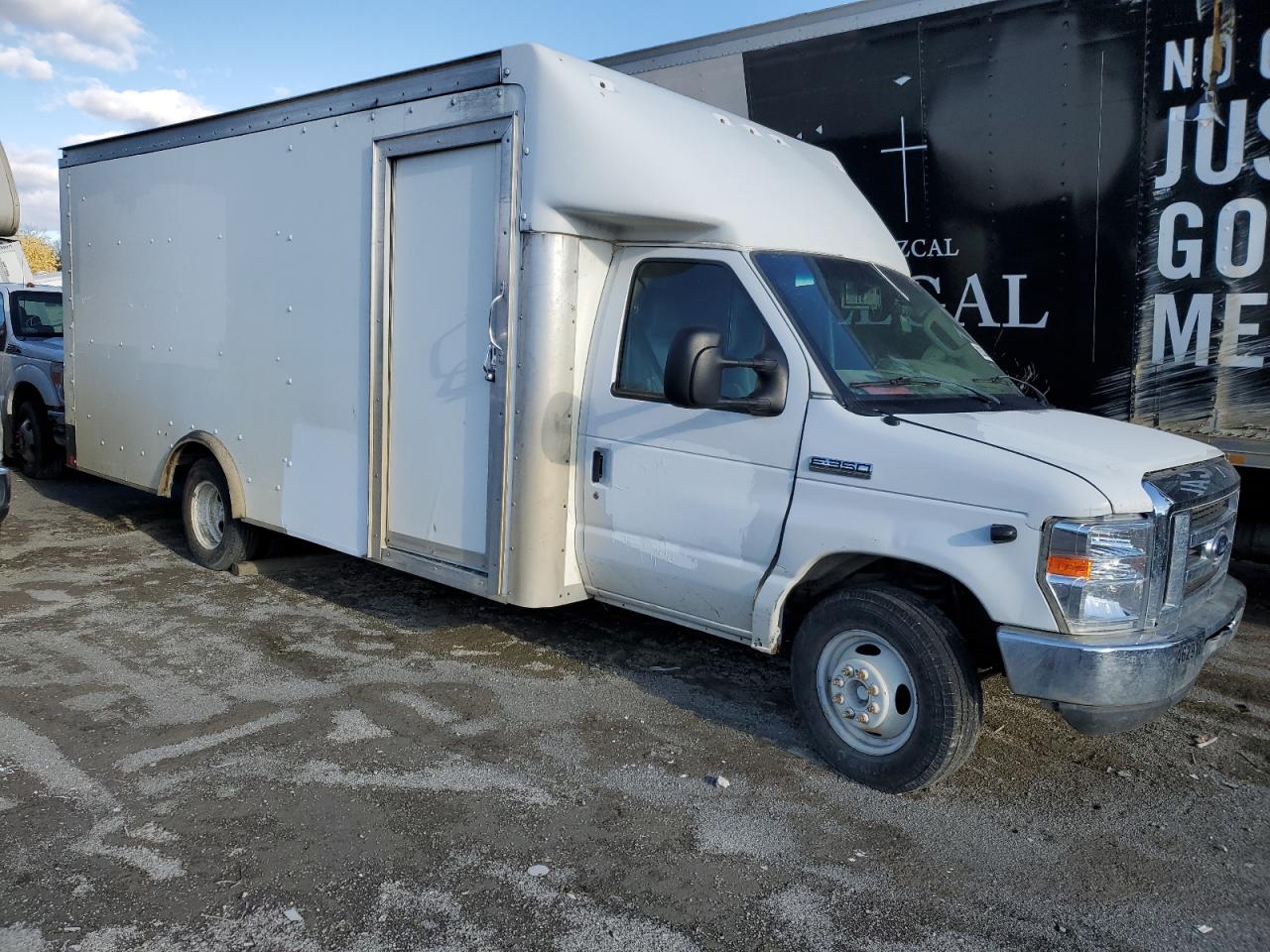 FORD ECONOLINE E350 SUPER DUTY CUTAWAY VAN