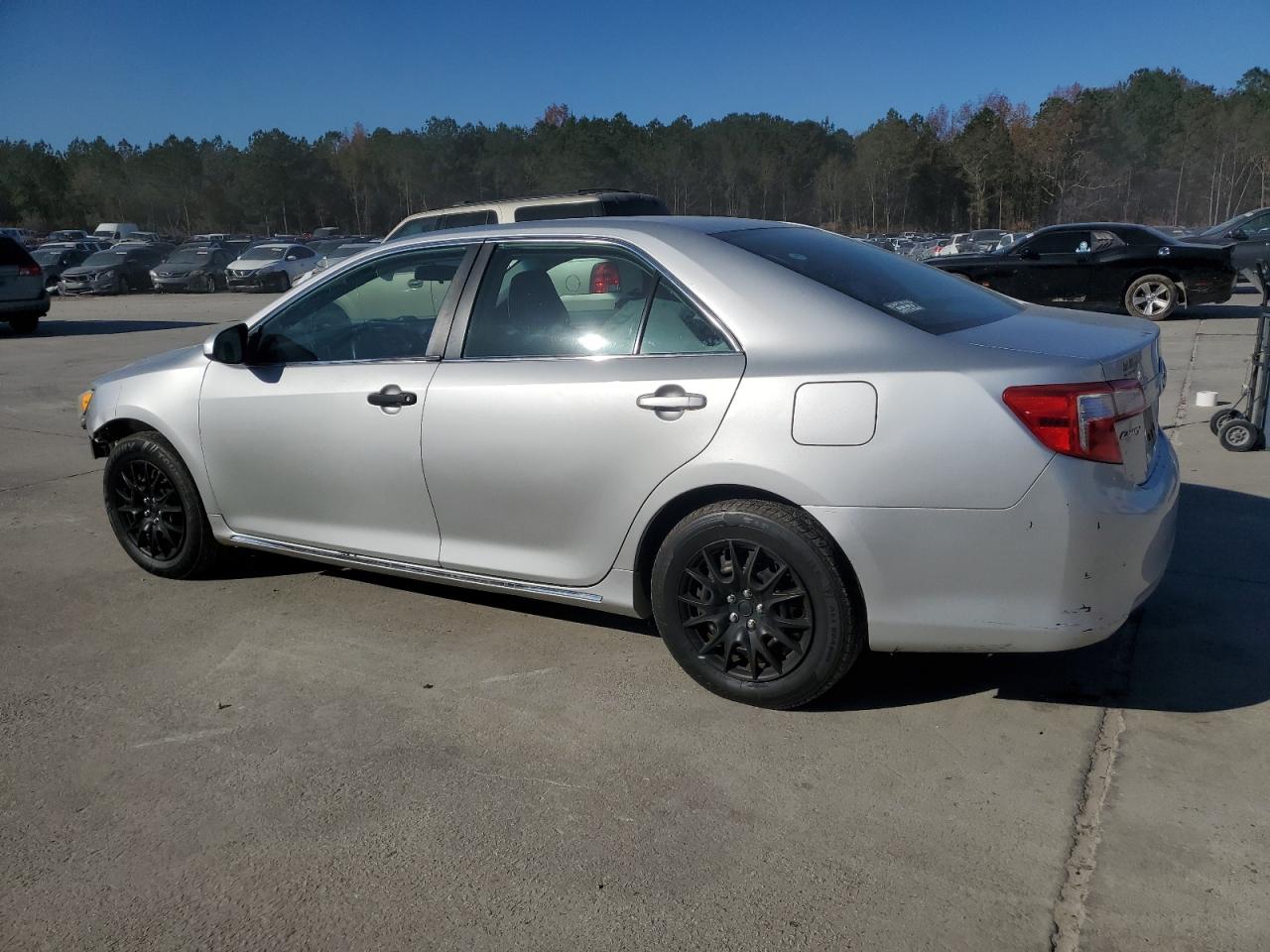 TOYOTA CAMRY BASE