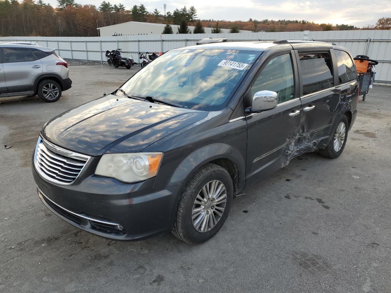 CHRYSLER TOWN & COUNTRY LIMITED