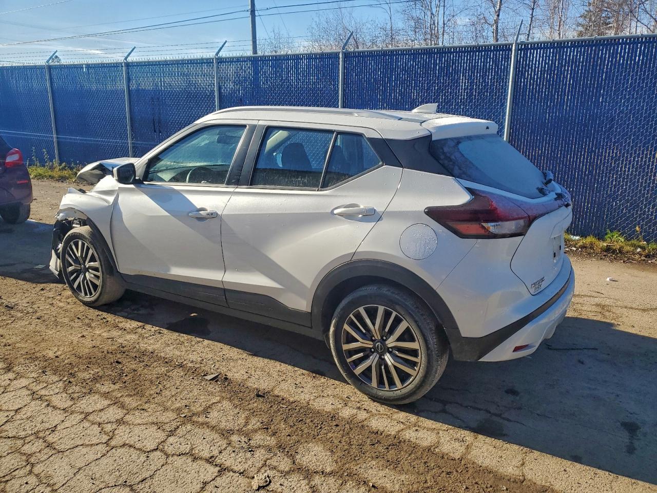 NISSAN KICKS SV