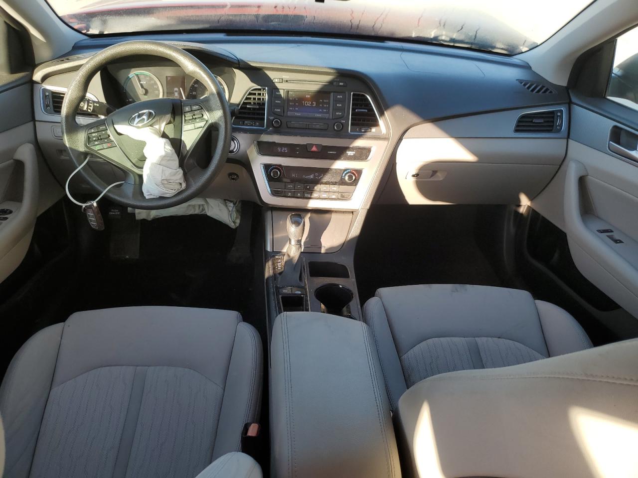 HYUNDAI SONATA HYBRID