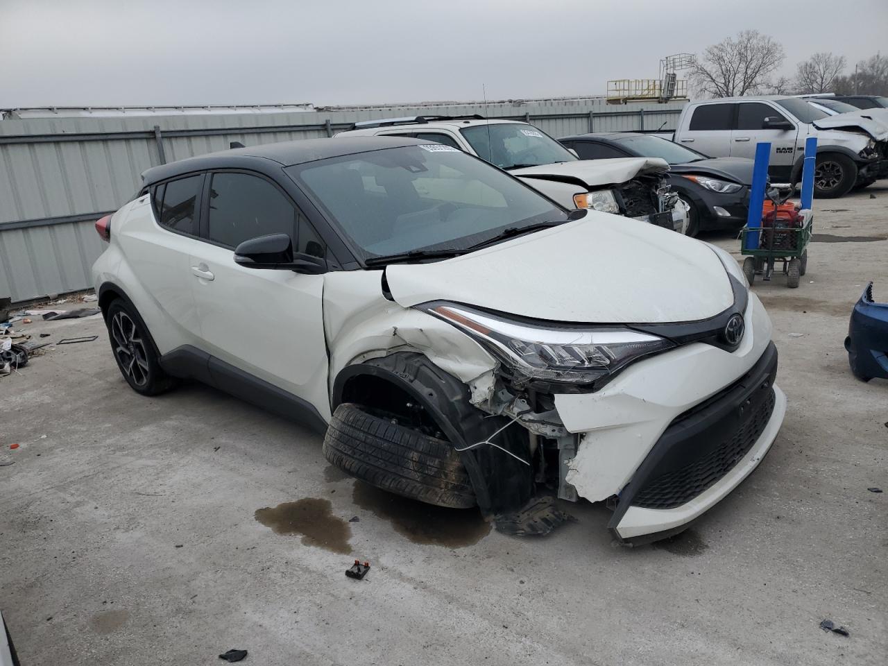 TOYOTA C-HR XLE