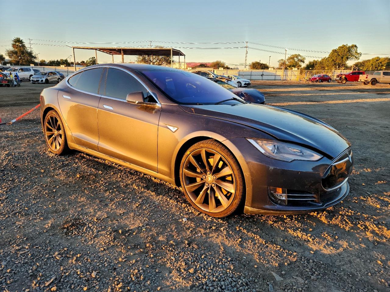 TESLA MODEL S