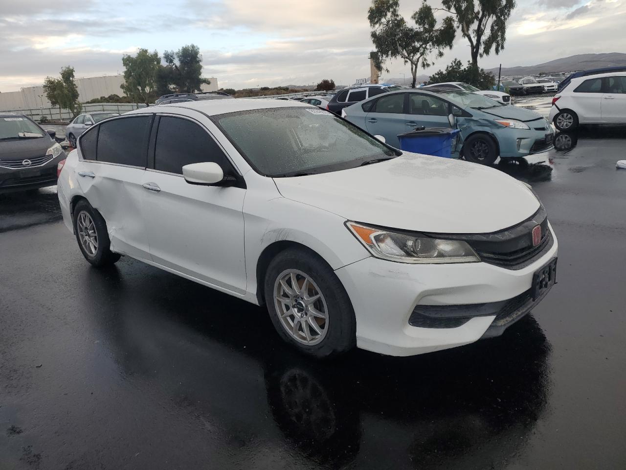 Lot #3309234627 2017 HONDA ACCORD LX