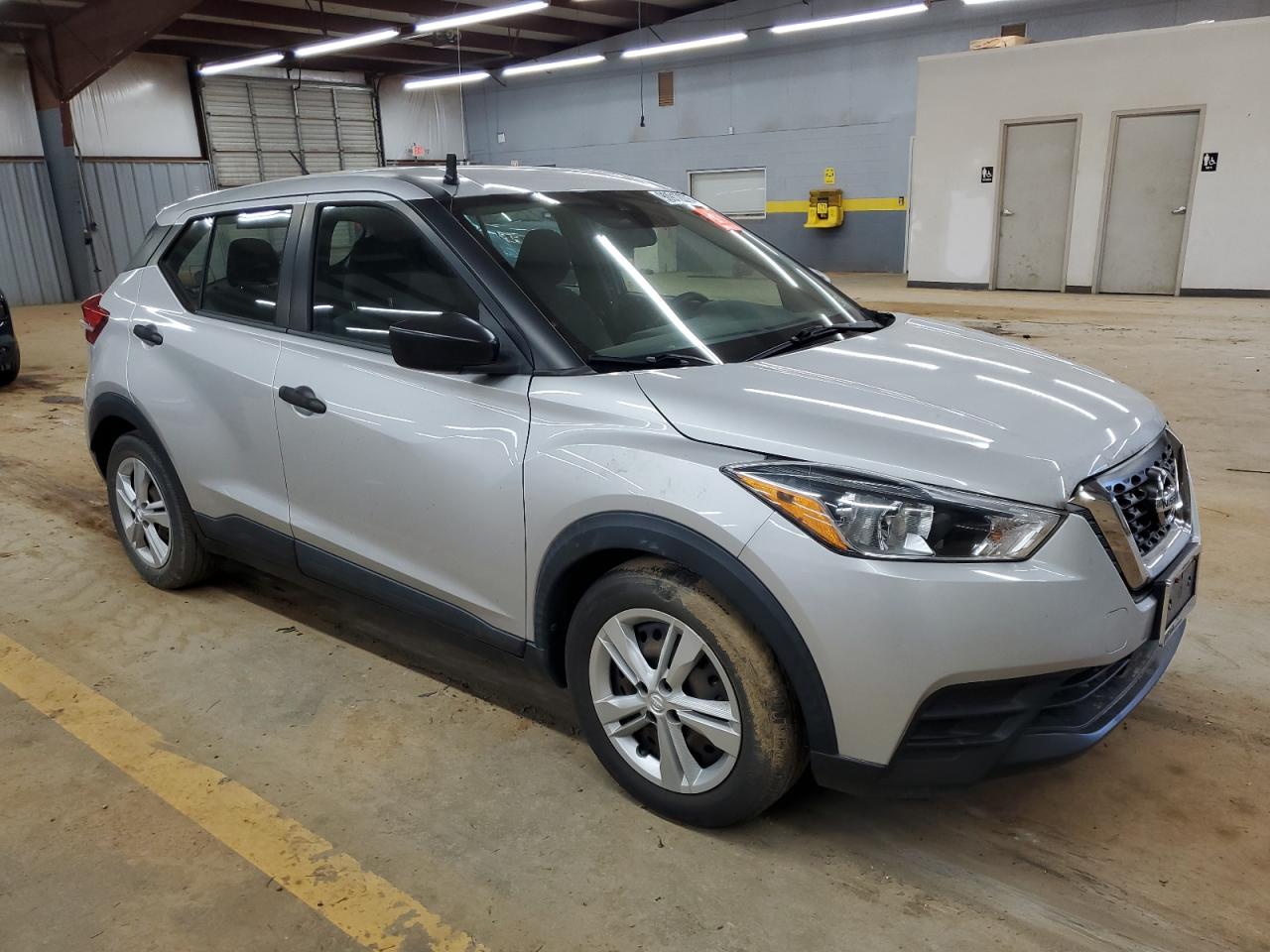 NISSAN KICKS S