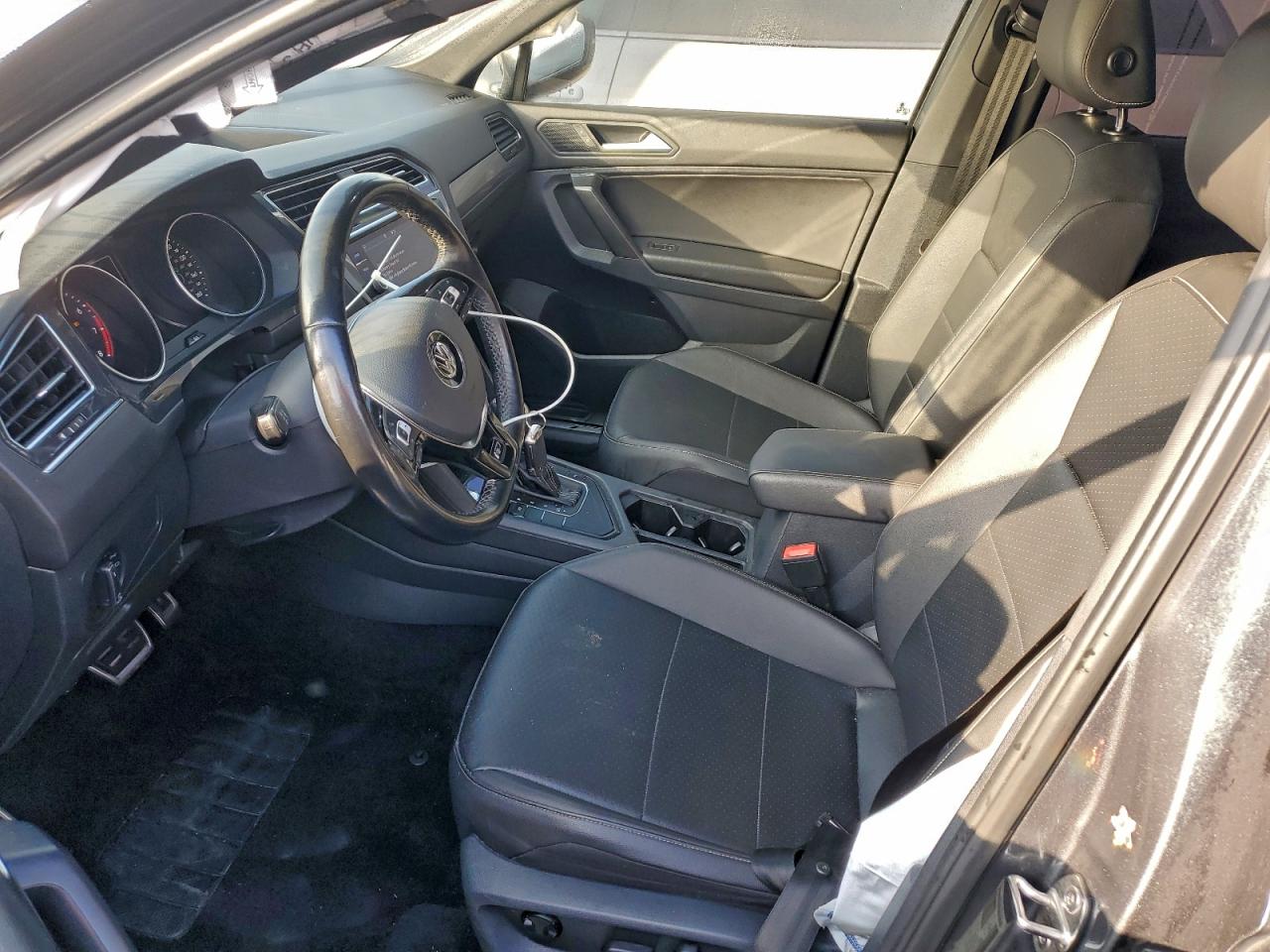 VOLKSWAGEN TIGUAN SE