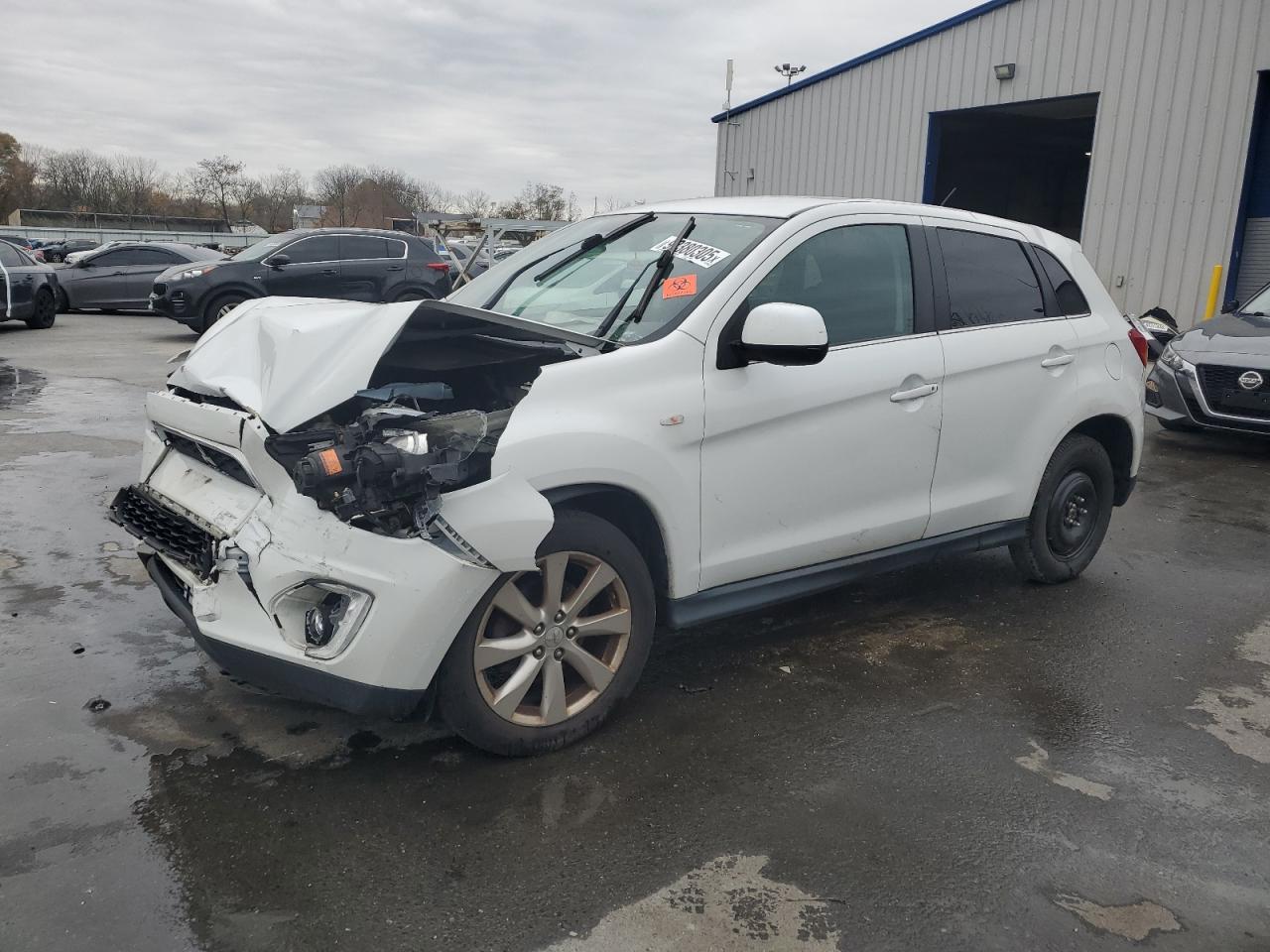 MITSUBISHI OUTLANDER SE