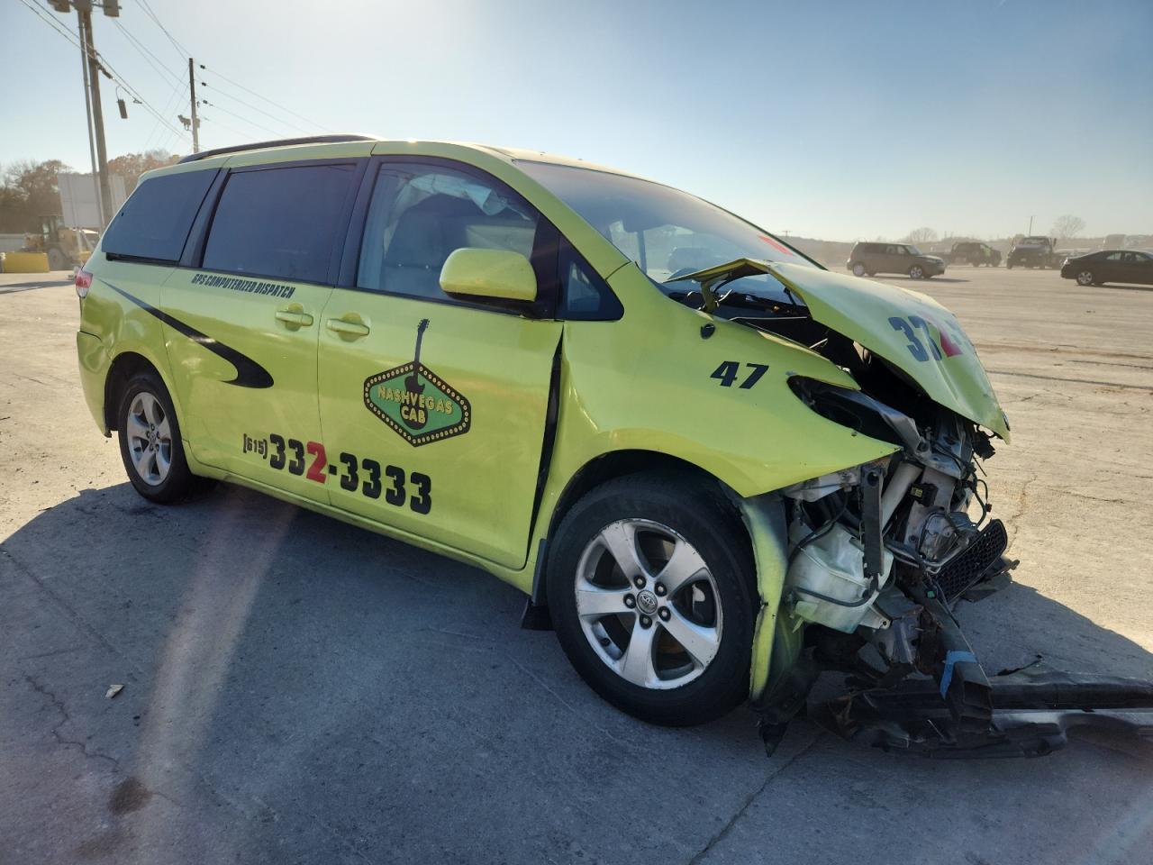 Lot #3301775374 2014 TOYOTA SIENNA LE