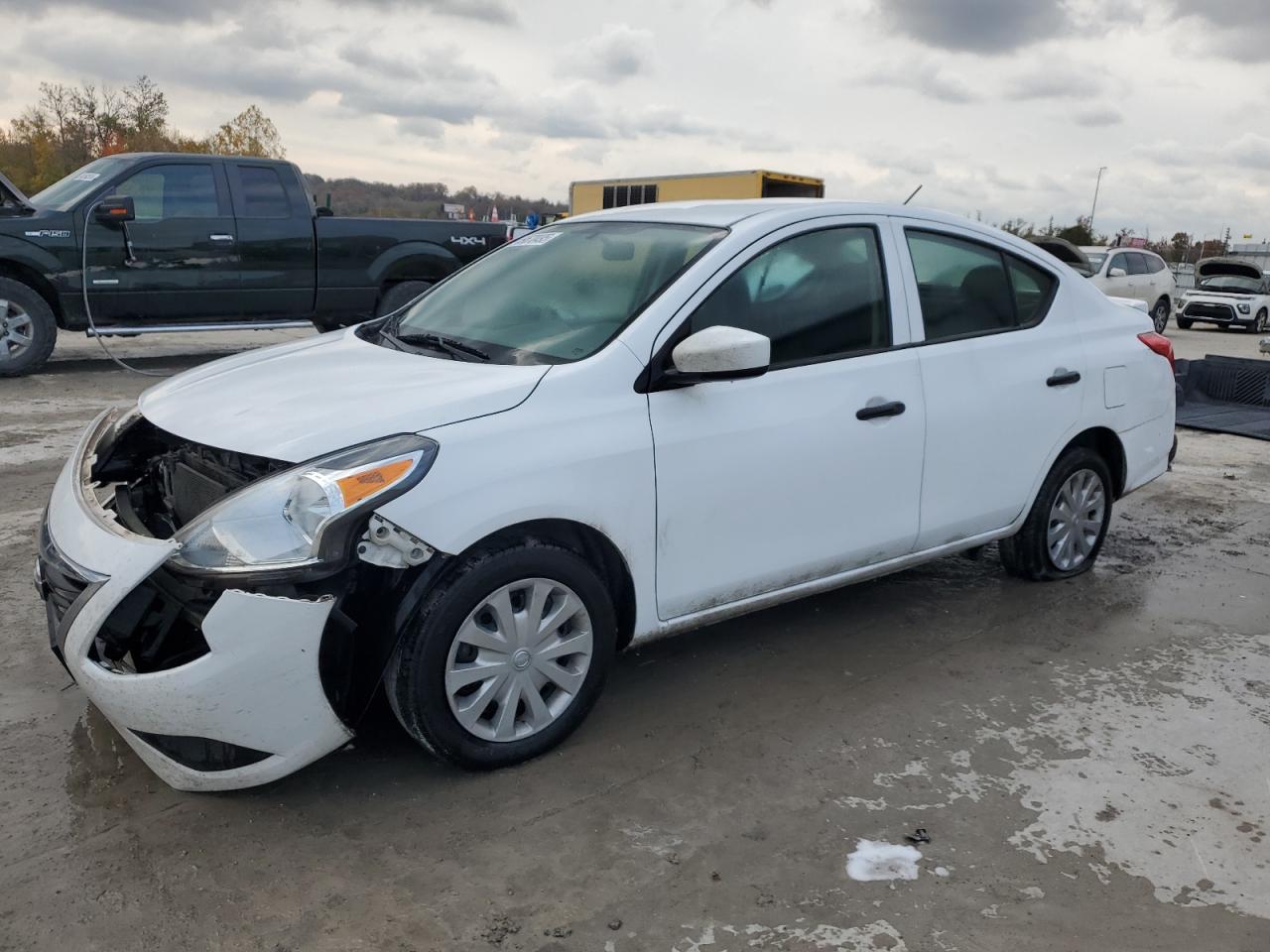 NISSAN VERSA S
