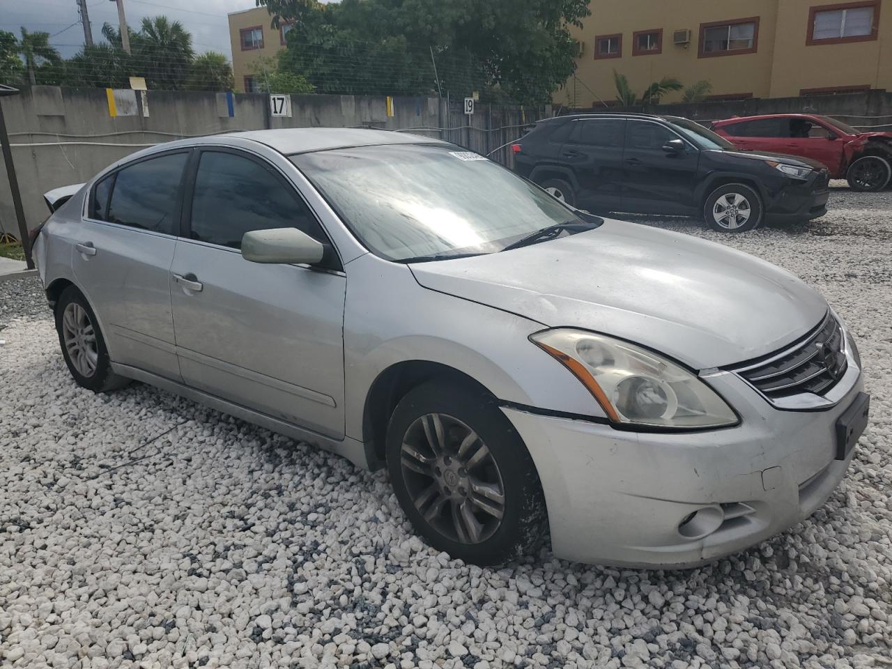 NISSAN ALTIMA BASE