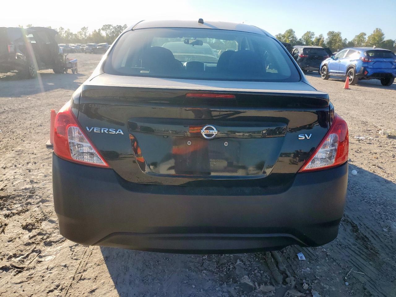 NISSAN VERSA S