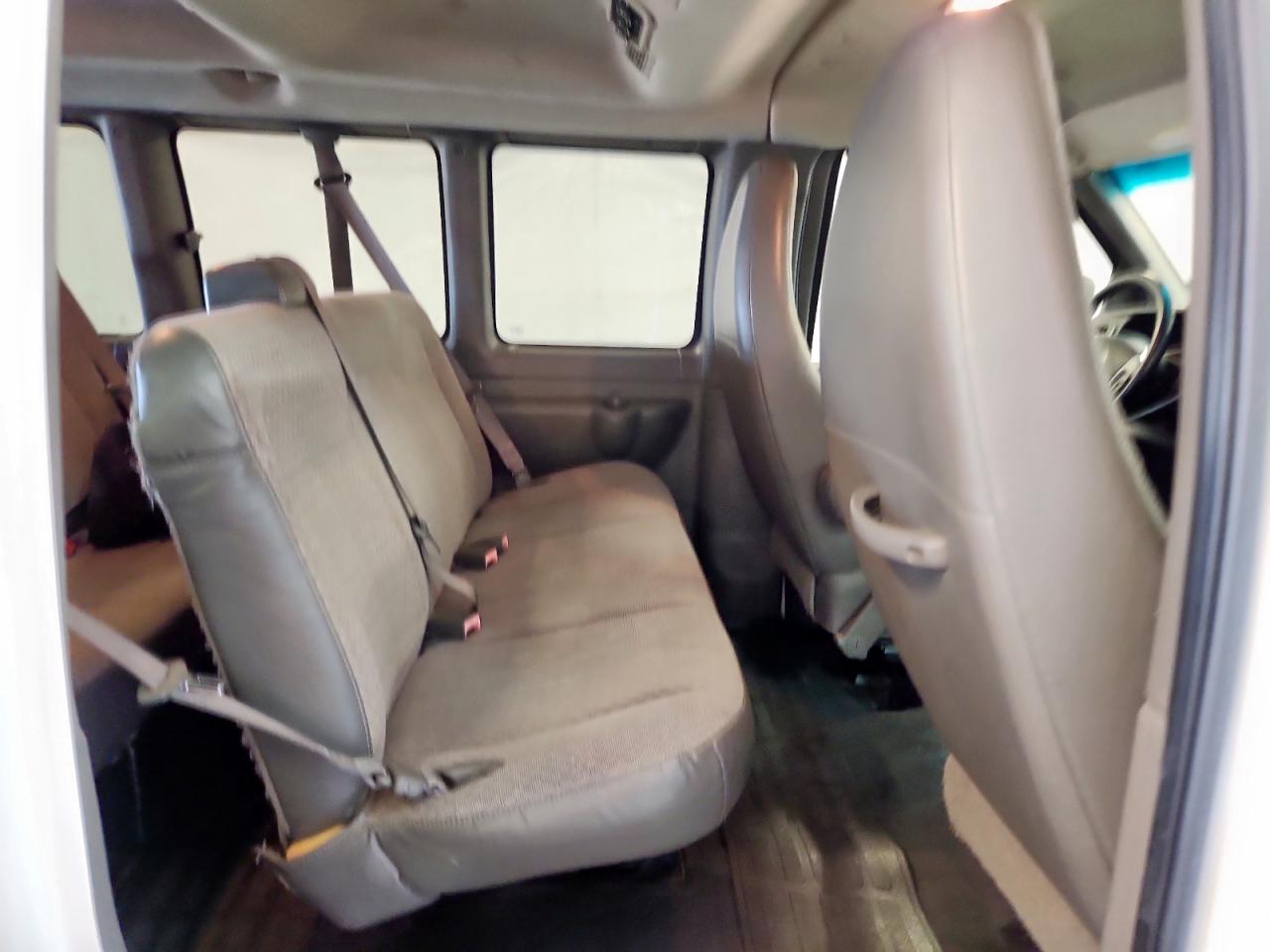 CHEVROLET EXPRESS LT