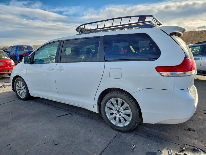 2011 TOYOTA SIENNA XLE #3302748005