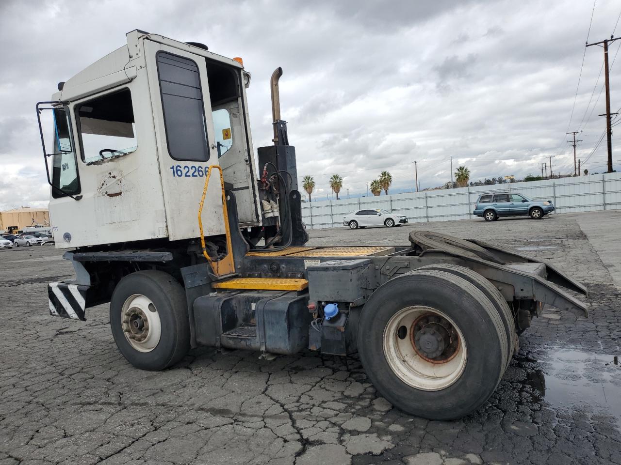 Lot #3290179243 2016 KALMAR OTTOWA4X2