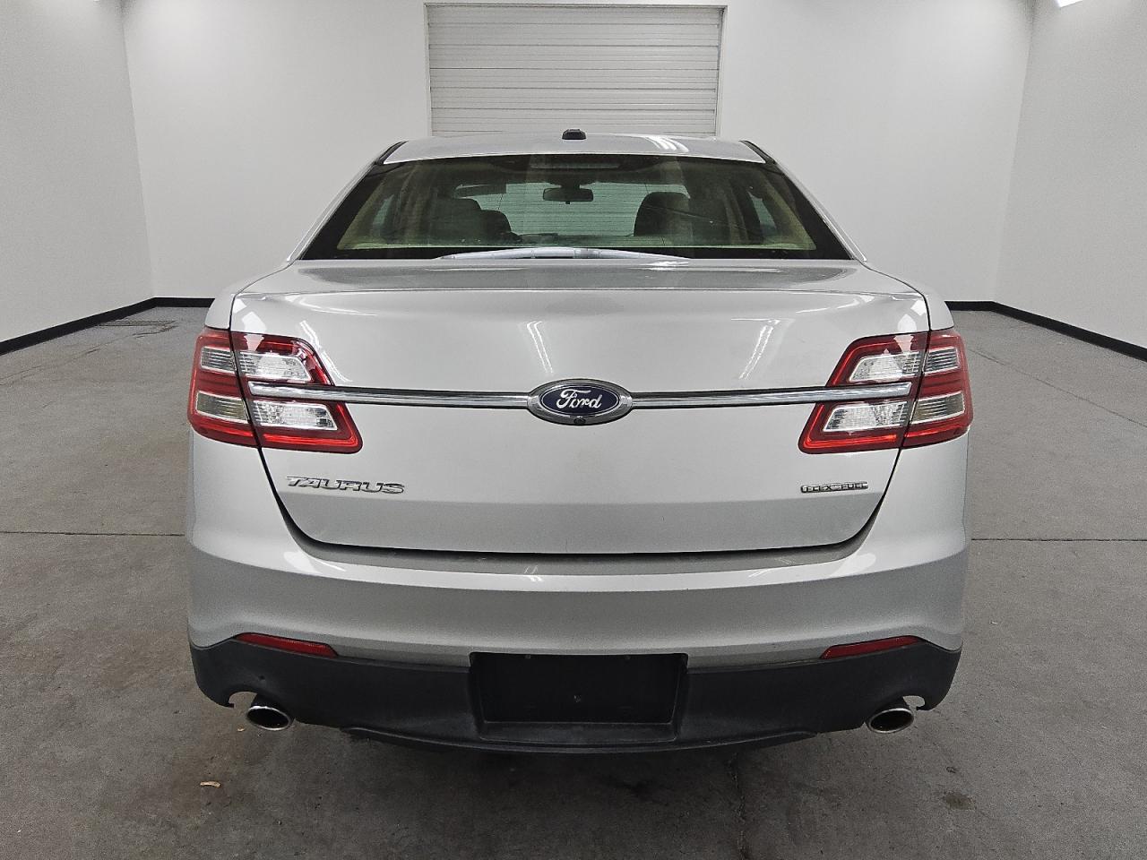 Lot #3312848088 2017 FORD TAURUS SE