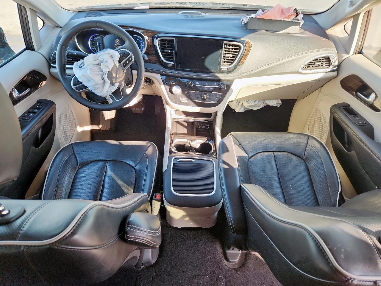 CHRYSLER PACIFICA HYBRID LIMITED