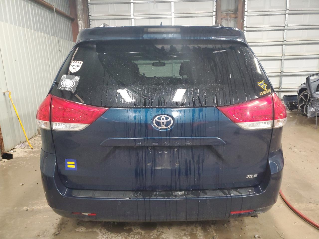 TOYOTA SIENNA XLE