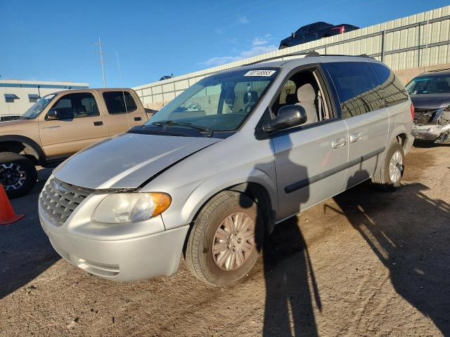 Global Auto Auctions: 2005 CHRYSLER TOWN & COU