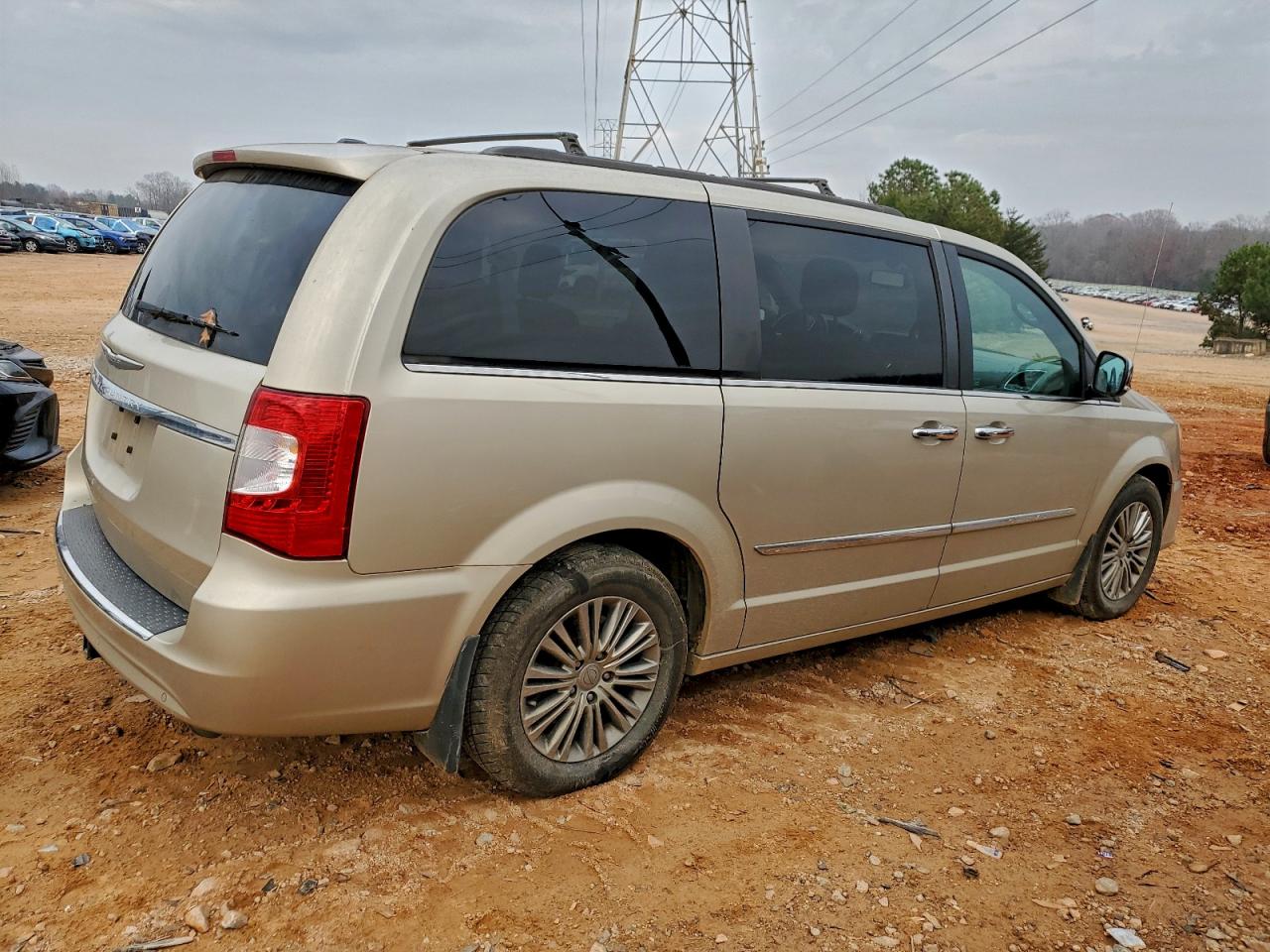 CHRYSLER TOWN & COUNTRY TOURING L