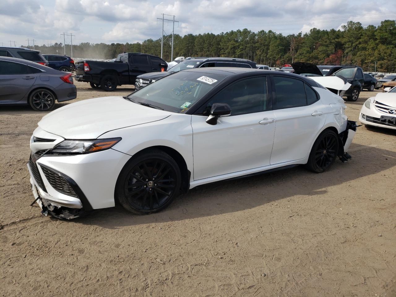 TOYOTA CAMRY XSE