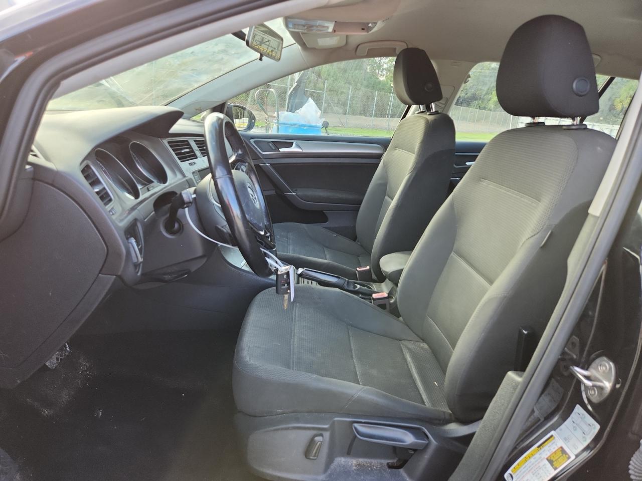 VOLKSWAGEN GOLF SPORTSVAN S