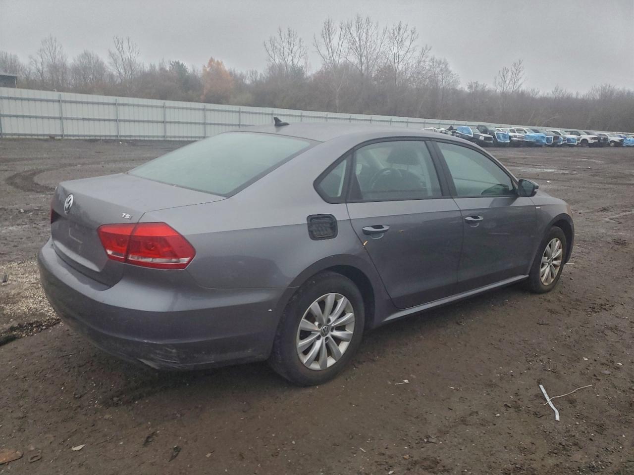 Lot #3312396122 2015 VOLKSWAGEN PASSAT S