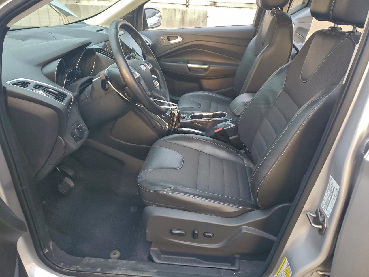 FORD ESCAPE TITANIUM