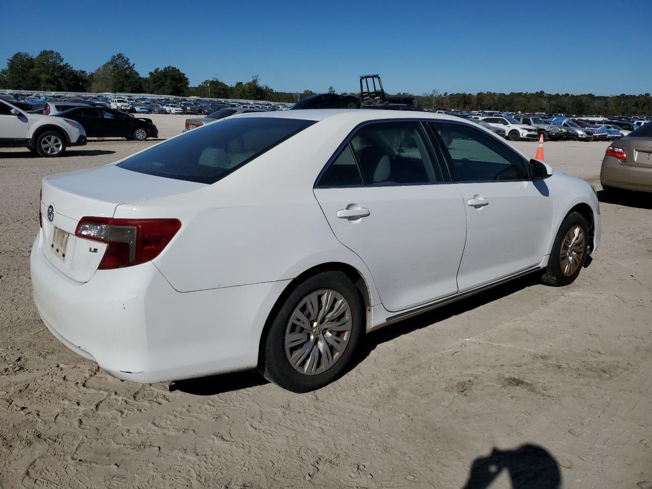 TOYOTA CAMRY BASE