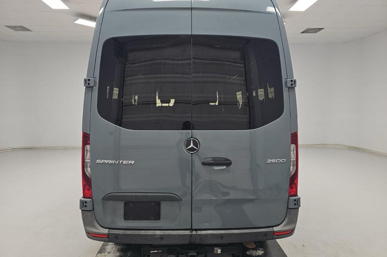 MERCEDES-BENZ SPRINTER 2500