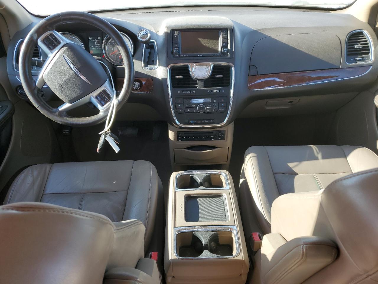 CHRYSLER TOWN & COUNTRY LIMITED