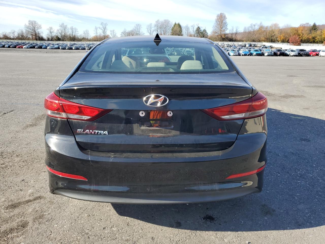 Lot #3301933448 2017 HYUNDAI ELANTRA 4D