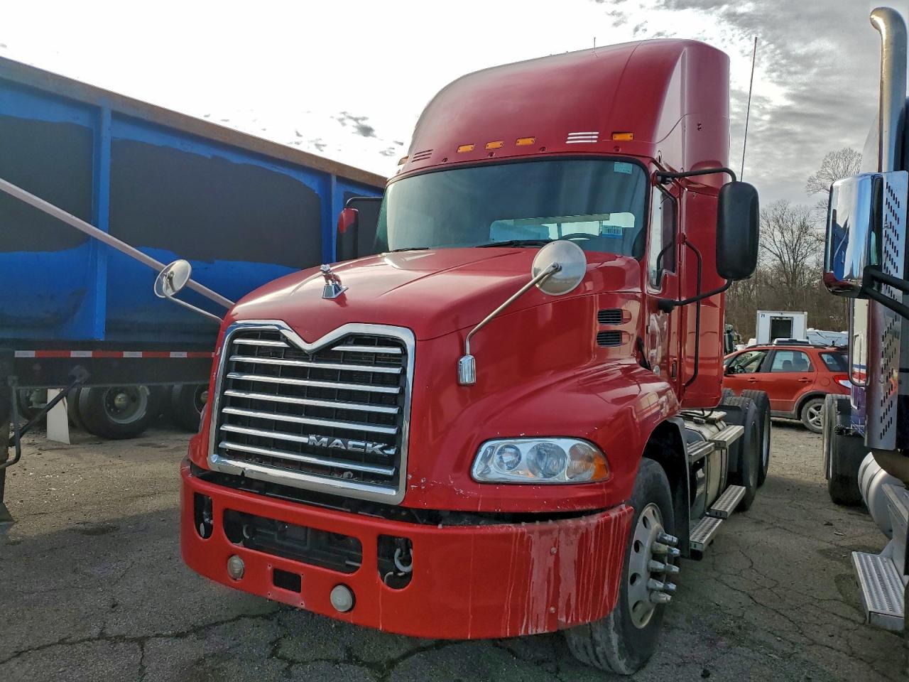 Lot #3296892818 2017 MACK 600 CXU600