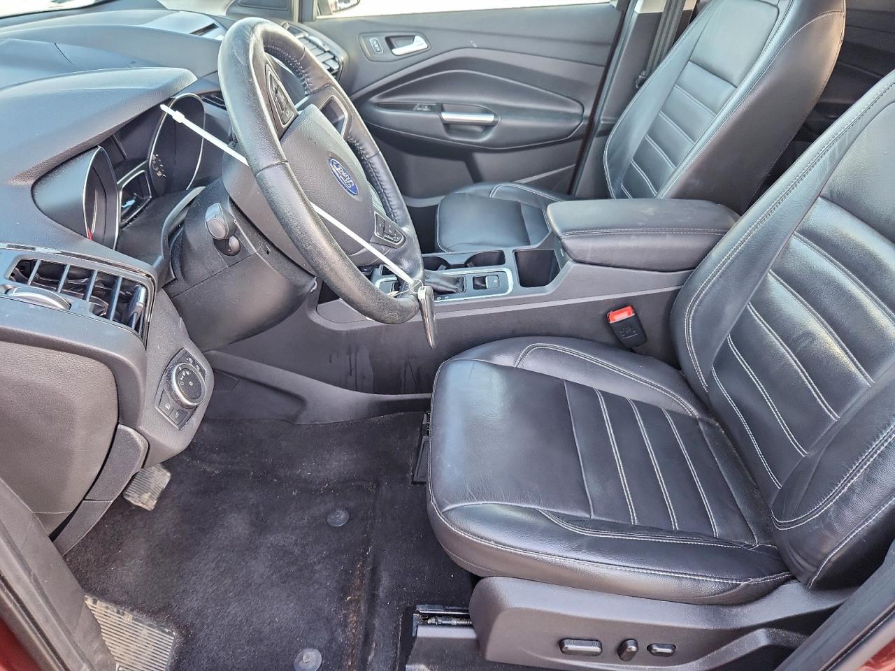 FORD ESCAPE TITANIUM