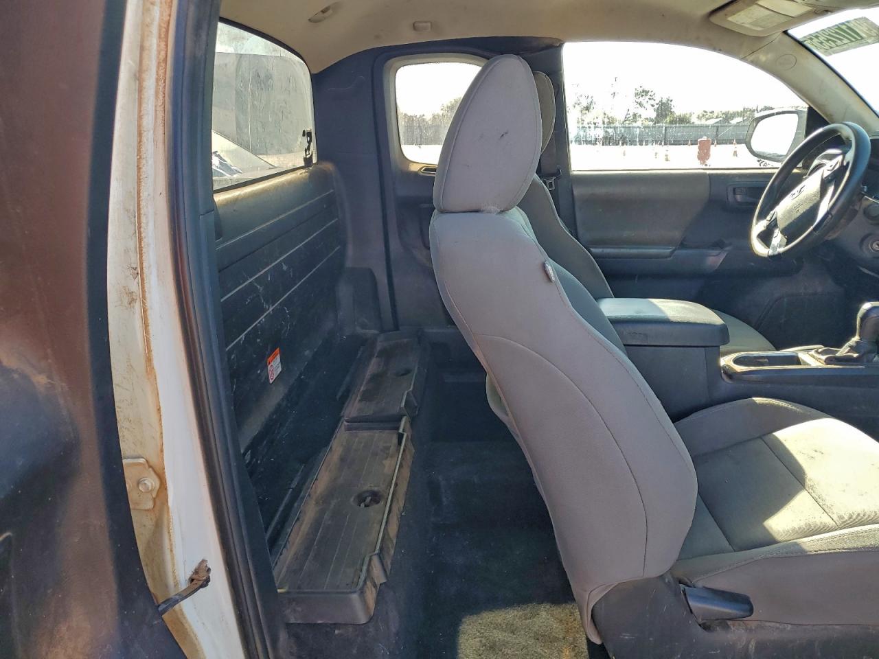 TOYOTA TACOMA ACCESS CAB