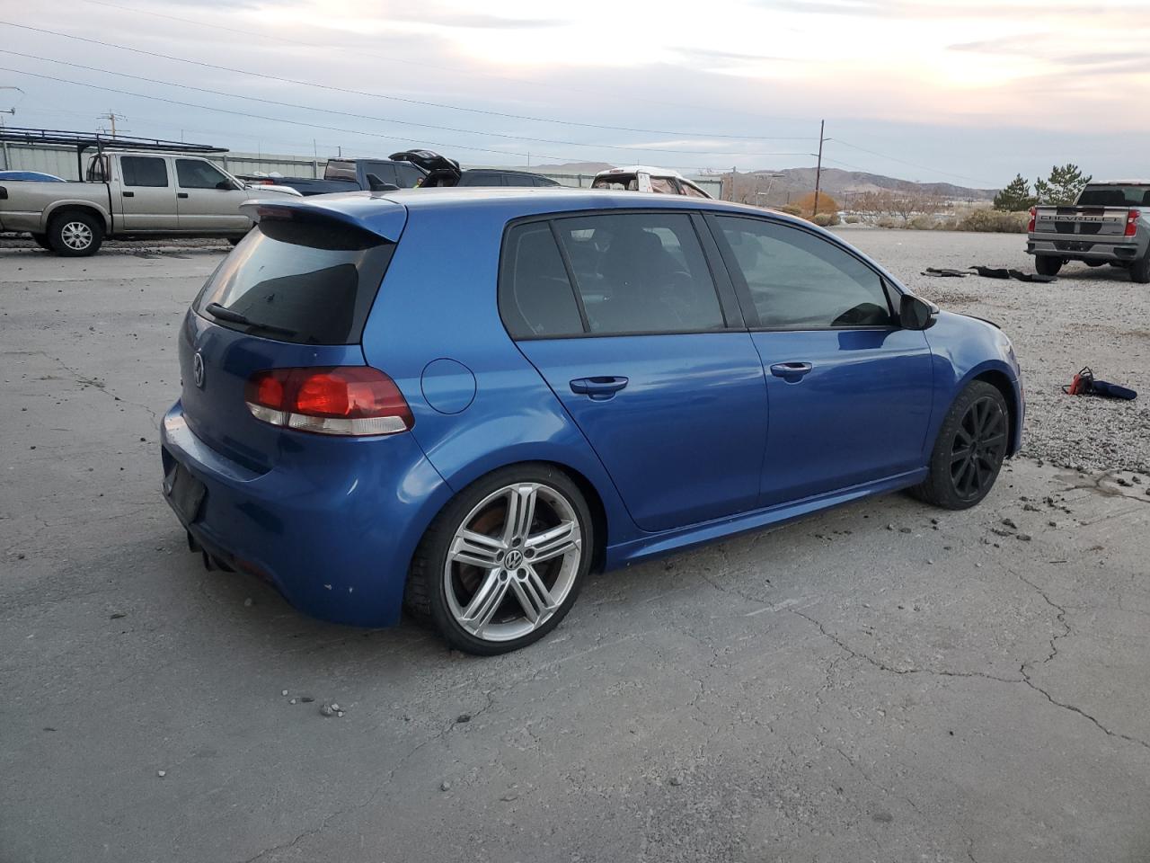 VOLKSWAGEN GOLF R